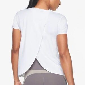 Athleta Size XXS Sunlover UPF Tulip Back Tee Stretch Shorts Sleeve White